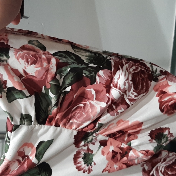 Floral top - Picture 2 of 4